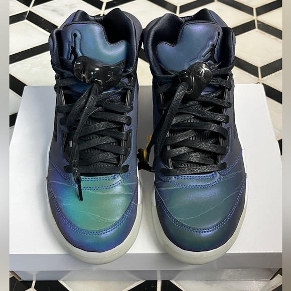 M Women’s Air Jordan retro 5 oil grey - Picture 15 of 17